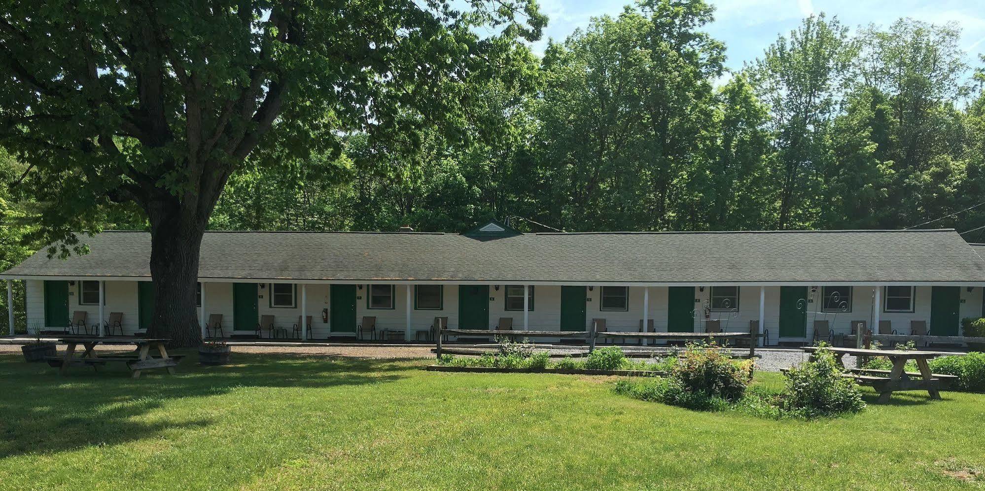 McGregor Inn Motel Wilton Buitenkant foto