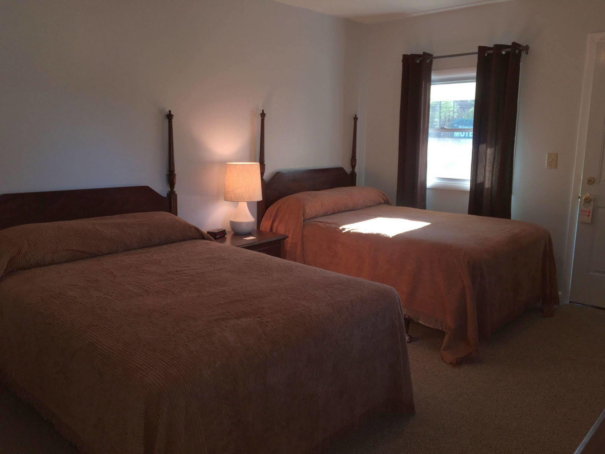 McGregor Inn Motel Wilton Buitenkant foto